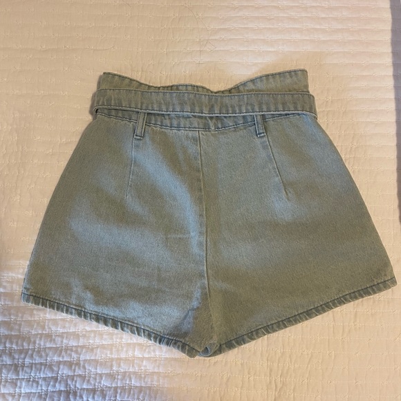 NWOT Western belted denim shorts - Picture 2 of 3